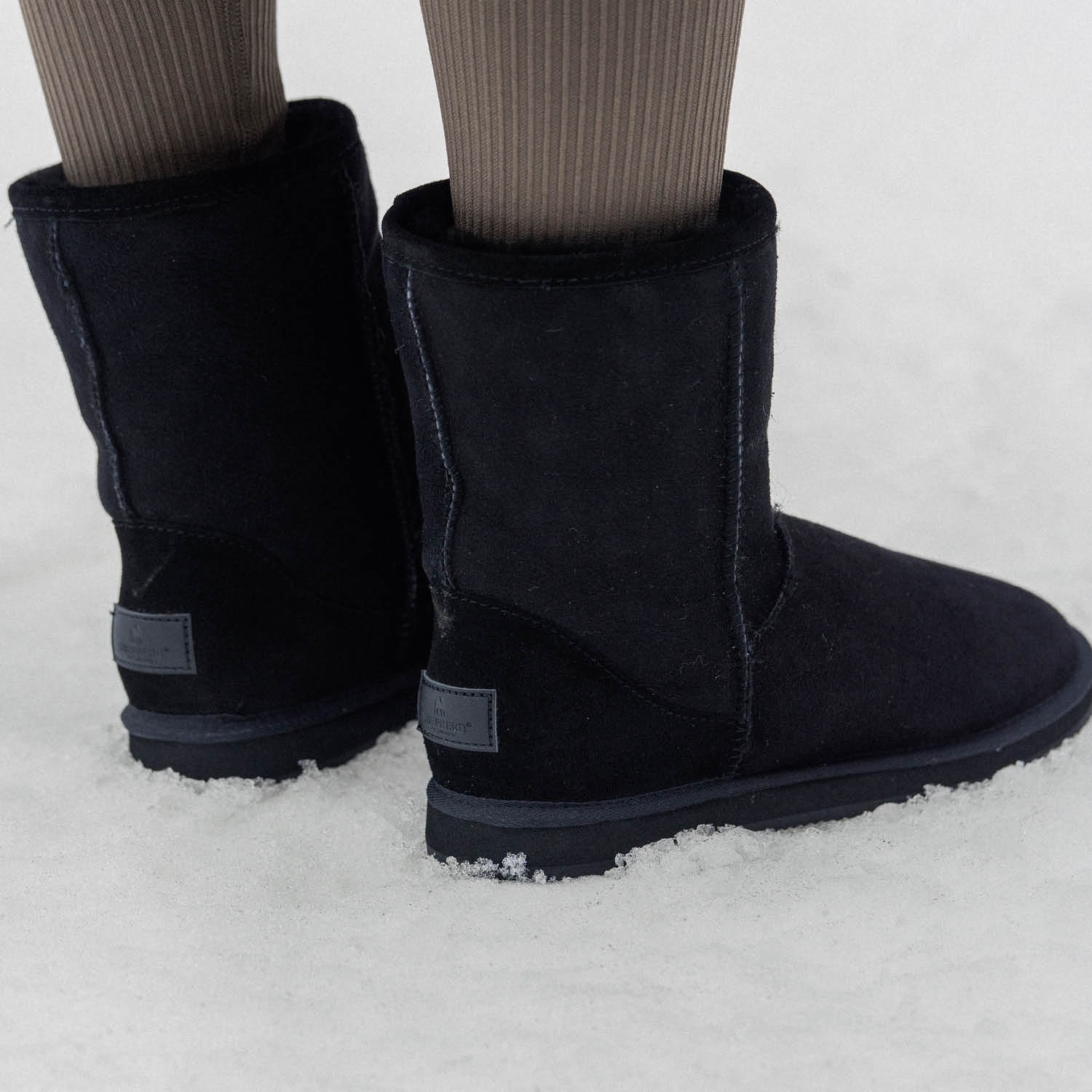 Linda sheepskin boots 