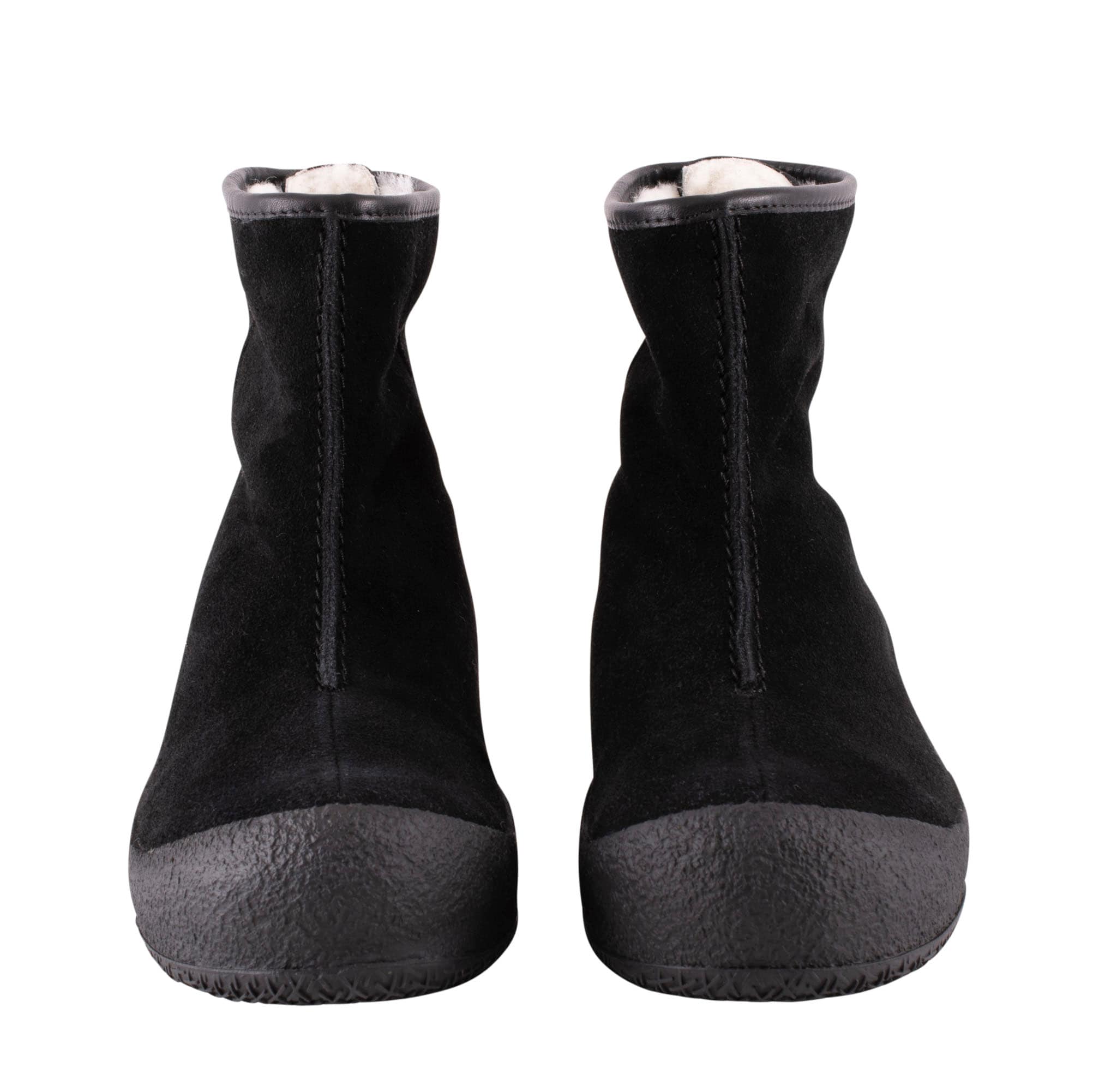 Shepherd Elin curling boots for women.