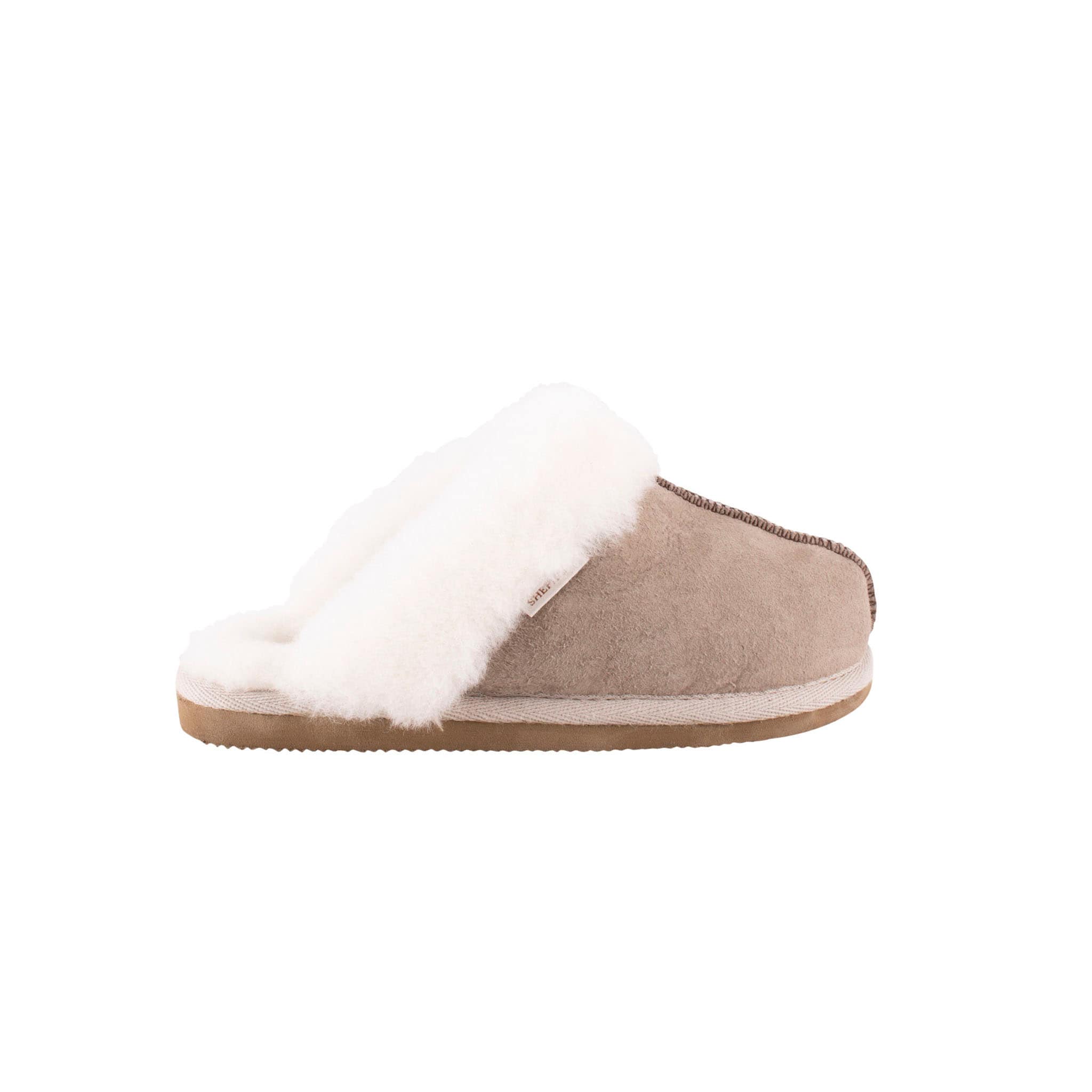 Shepherd sheepskin slippers for kids.