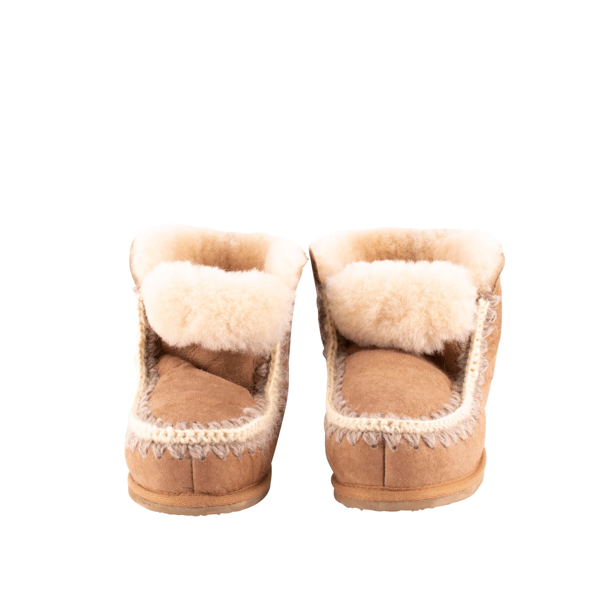 Shepherd Pia are a pair of soft pliable sheepskin slippers which are a slightly higher ankel model.