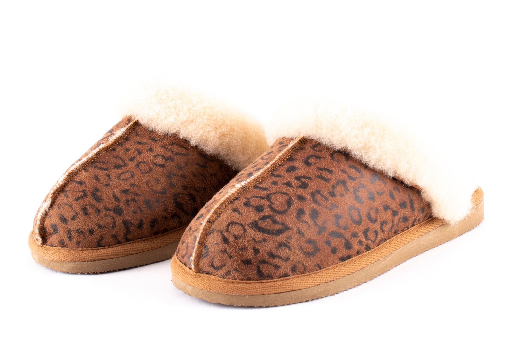 Shepherd Jessica. Soft and warming slip-in sheepskin slippers for women.