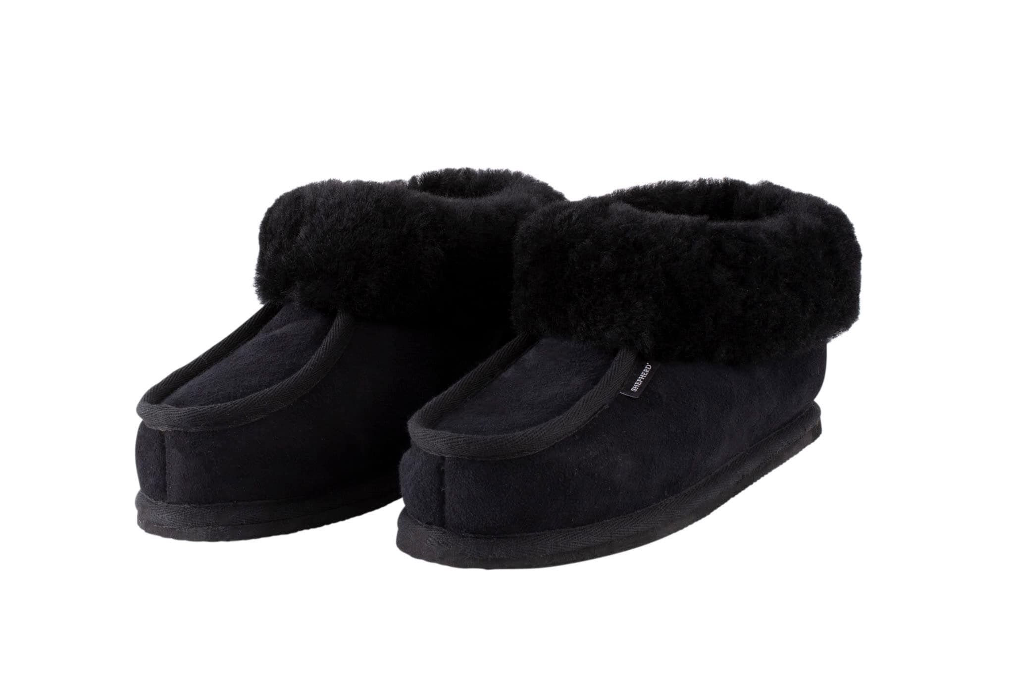 Shepherd Lena. Soft and warming ankle-high slippers.