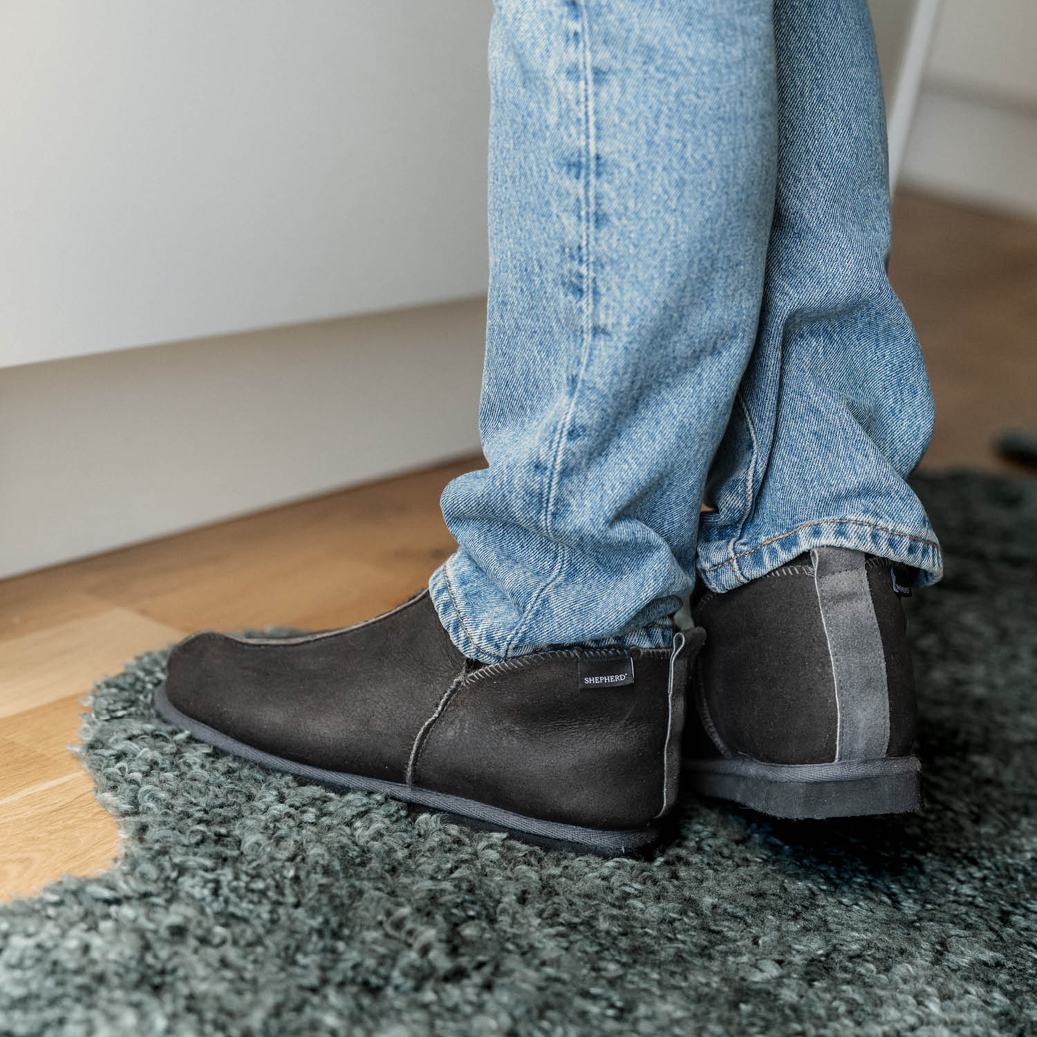 Anton slippers