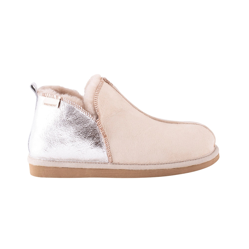 Annie sheepskin slippers women.