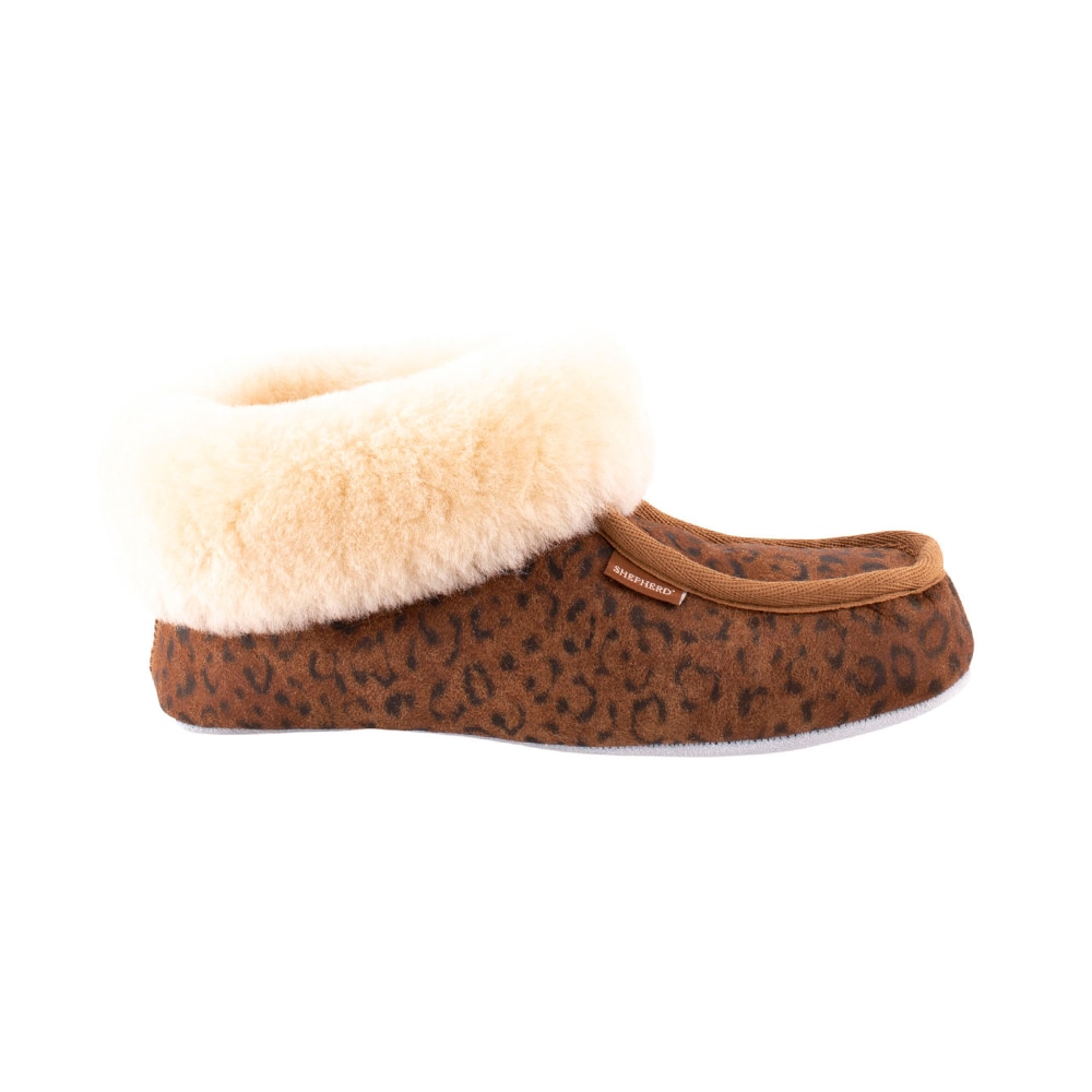 Shepherd Lina sheepskin slippers for women.