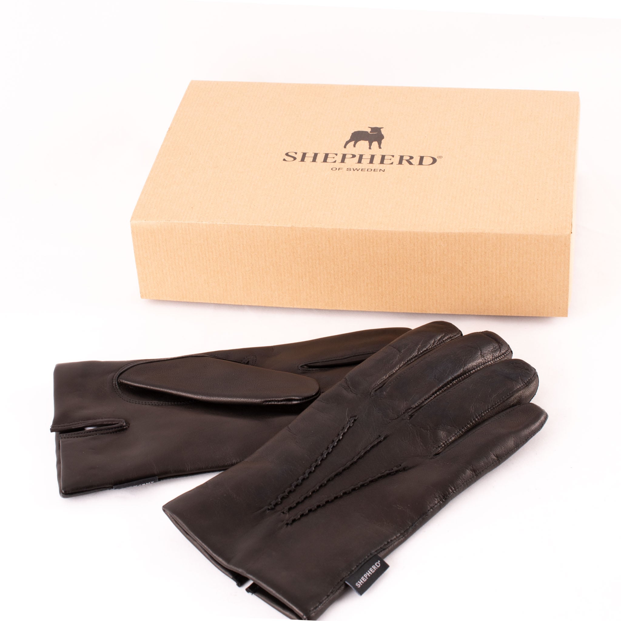 Leather gloves lined with wool