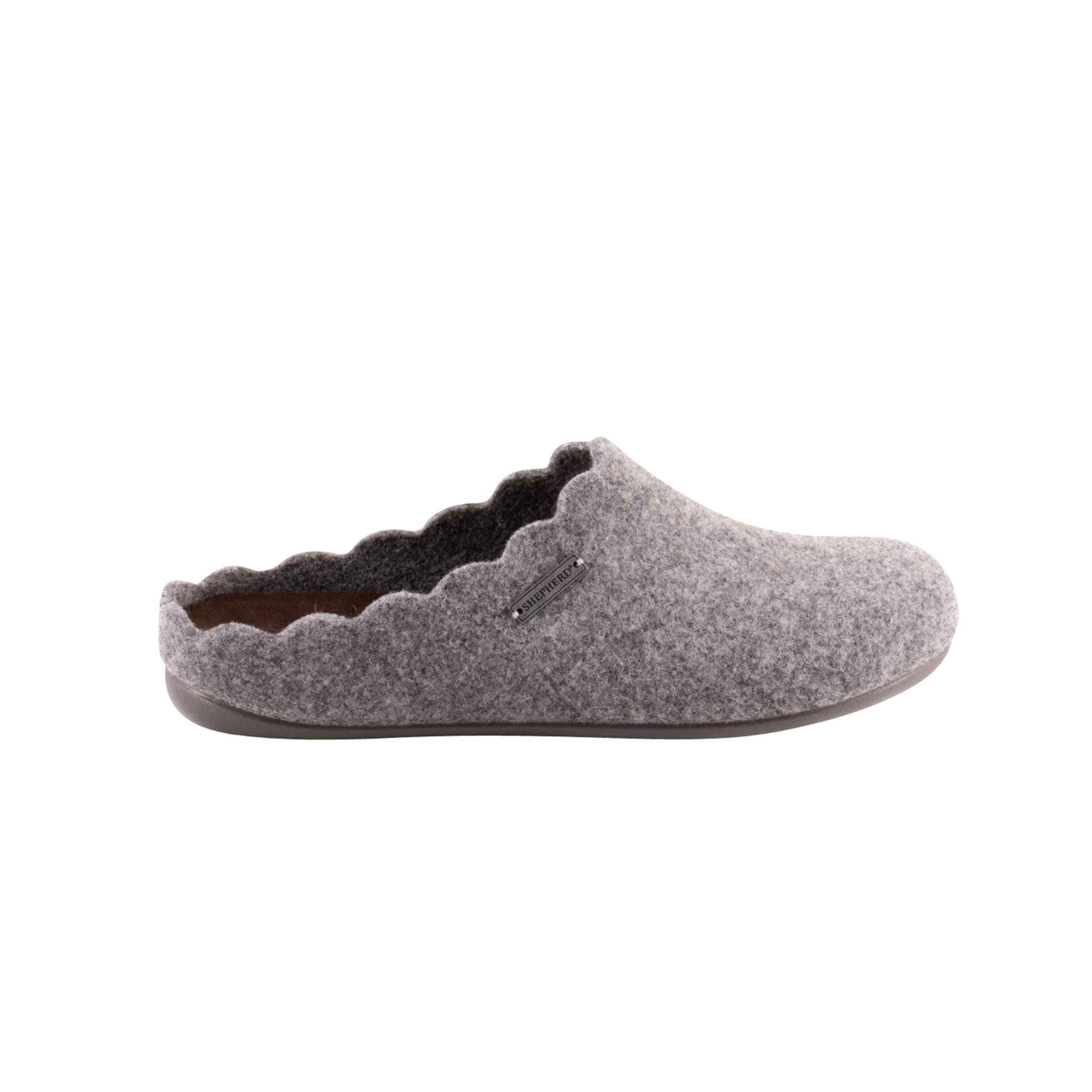Shepherd Paulina. A pair of soft wool slippers with a decorative edging.