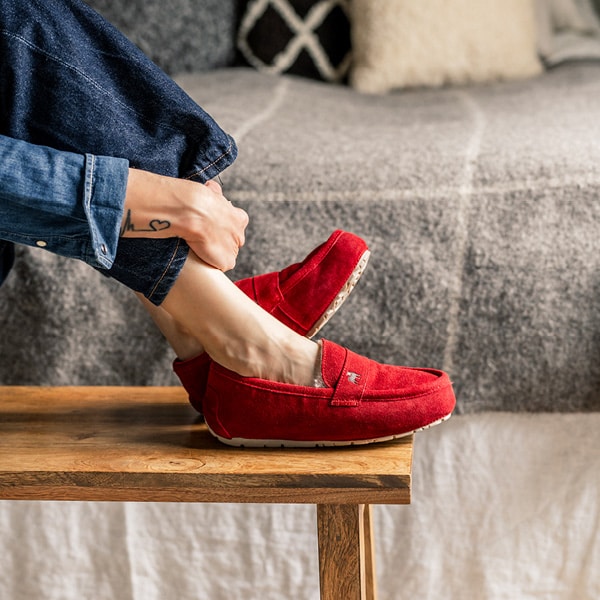 Red sheepskin slippers deals